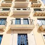 V86 - Stunning Sea View 2br In Historic Апартаменты *