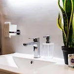 V86 - Stunning Sea View 2br In Historic Сенглея